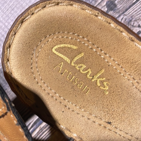 Sandals - Picture 2 of 5